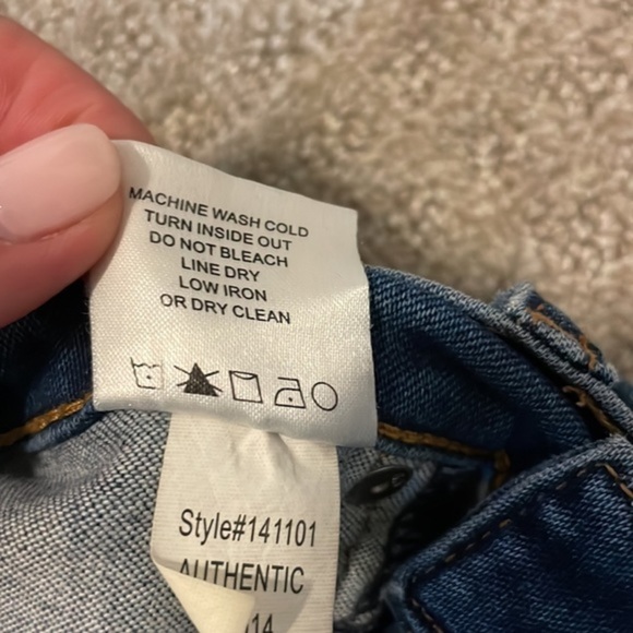 Henry & Belle Distressed Medium Denim Wash Cuffed Jeans - Picture 8 of 8